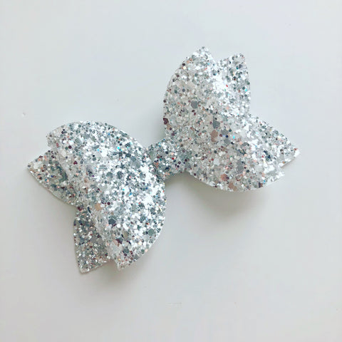 putting on the glitz glitter bow